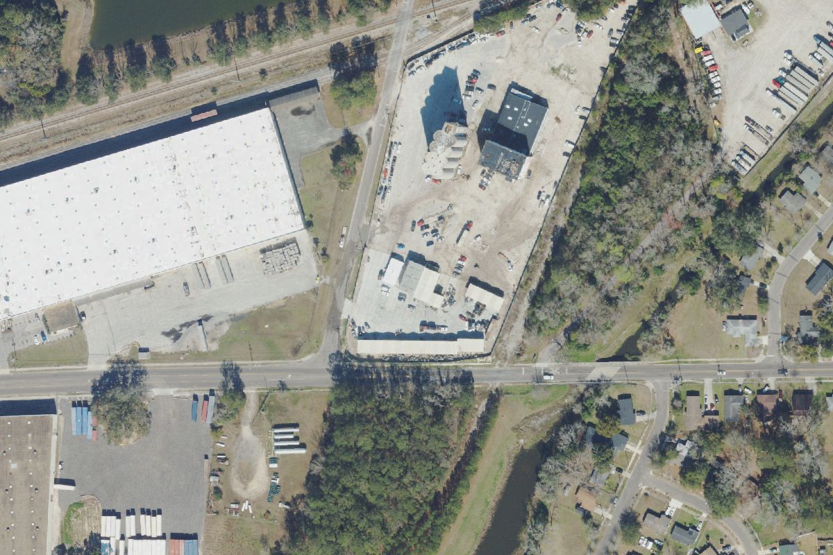 Aerial photo of Laalmotors at 4325 Spring Grove Ave
