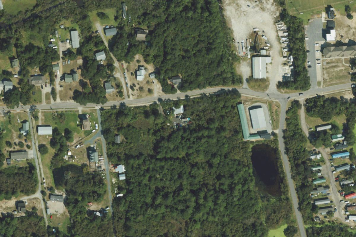 Aerial photo of Jarvis' Towing scrap lot