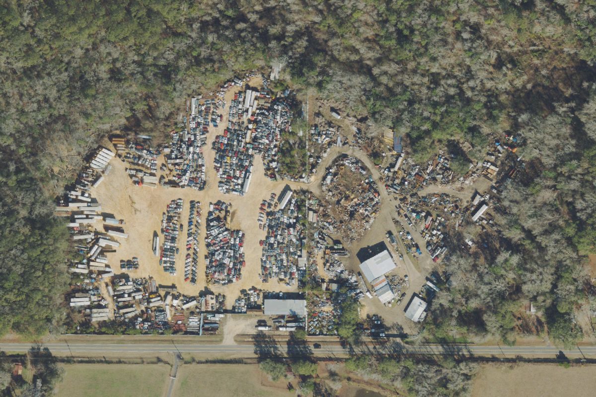 Aerial photo of Tallahassee Salvage at 1659 Glade Road