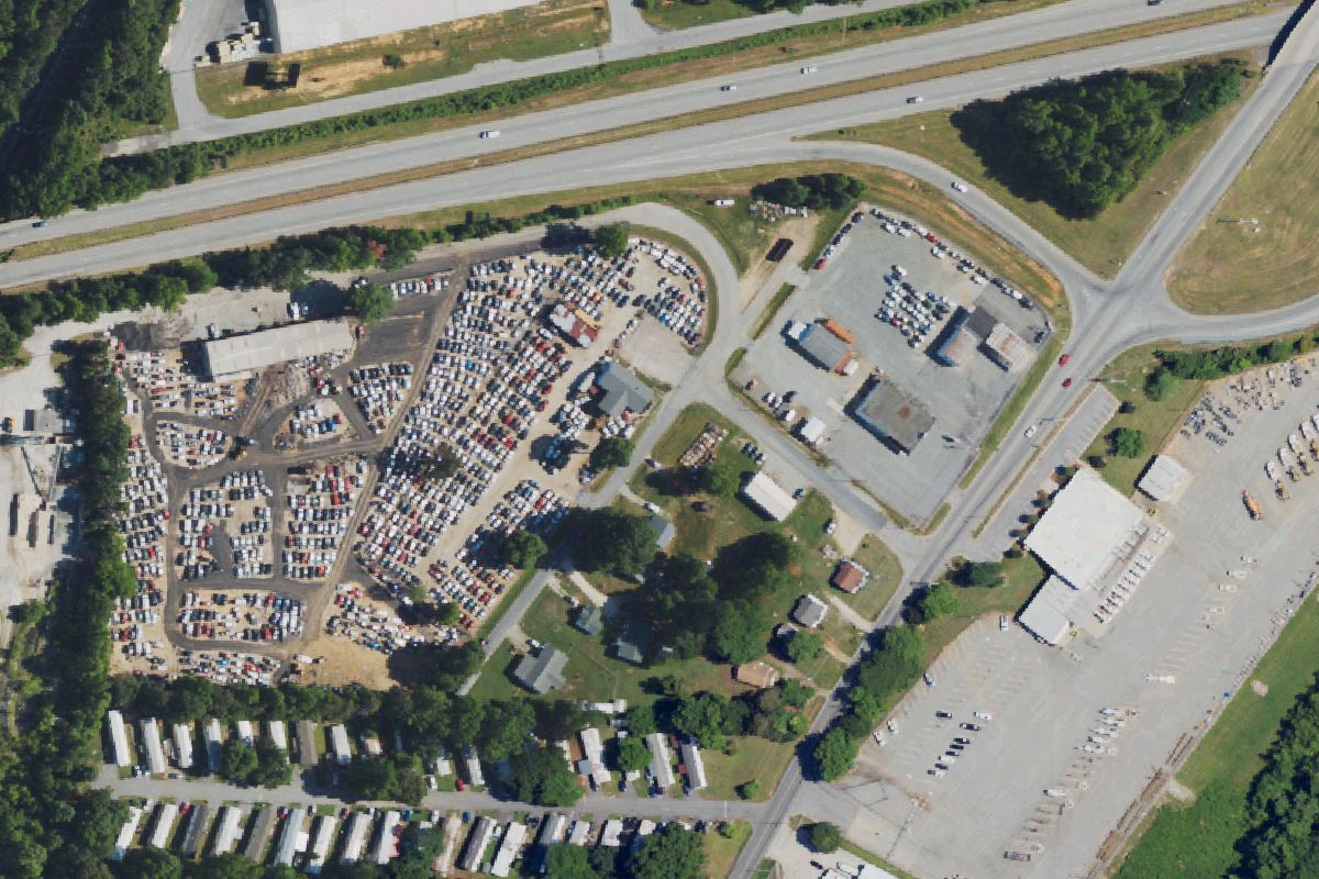 Aerial photo of Carolina Wrecking at 5649 Clayton St
