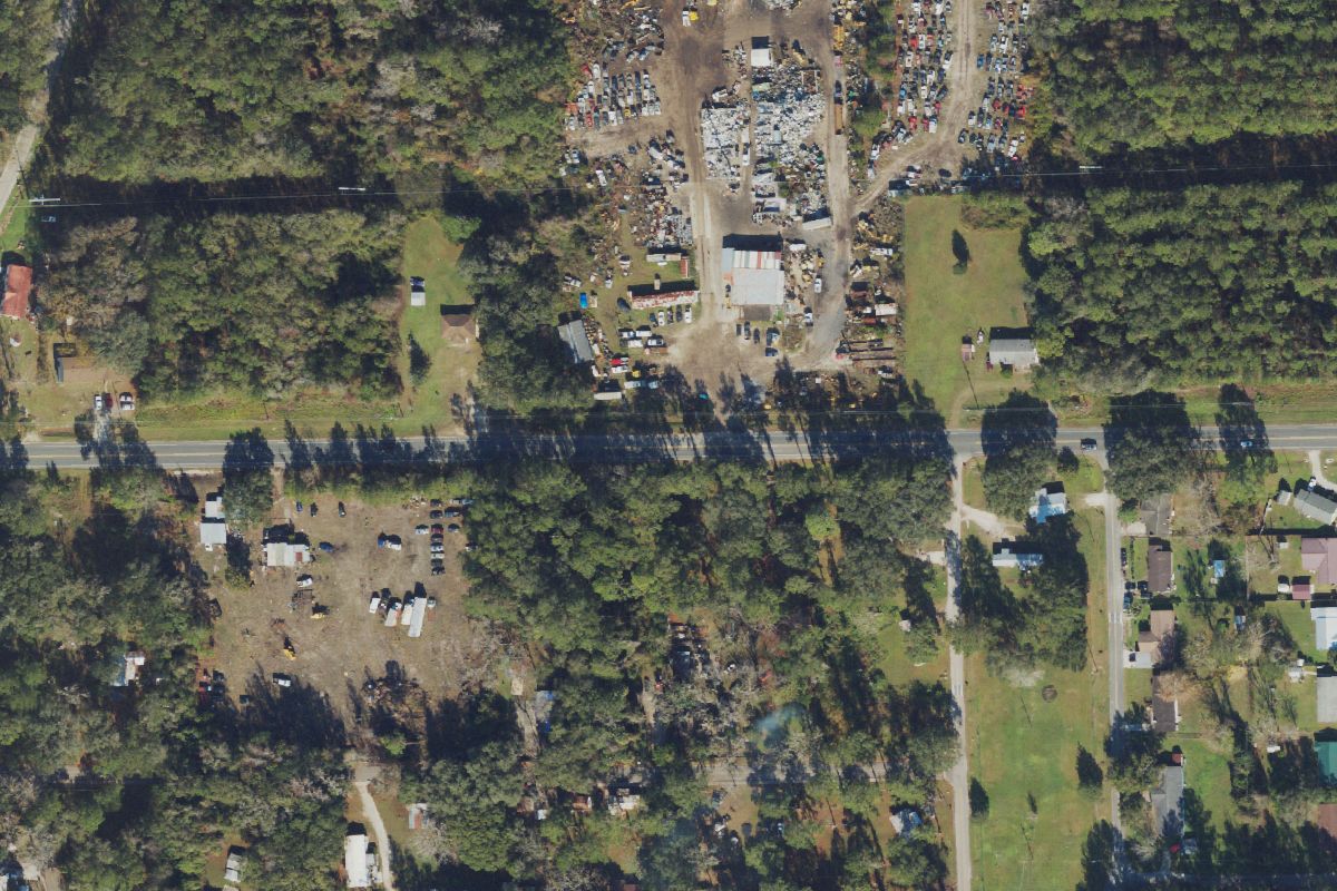 Aerial photo of Sapp Salvage at 1553 NE Bascom Norris Dr