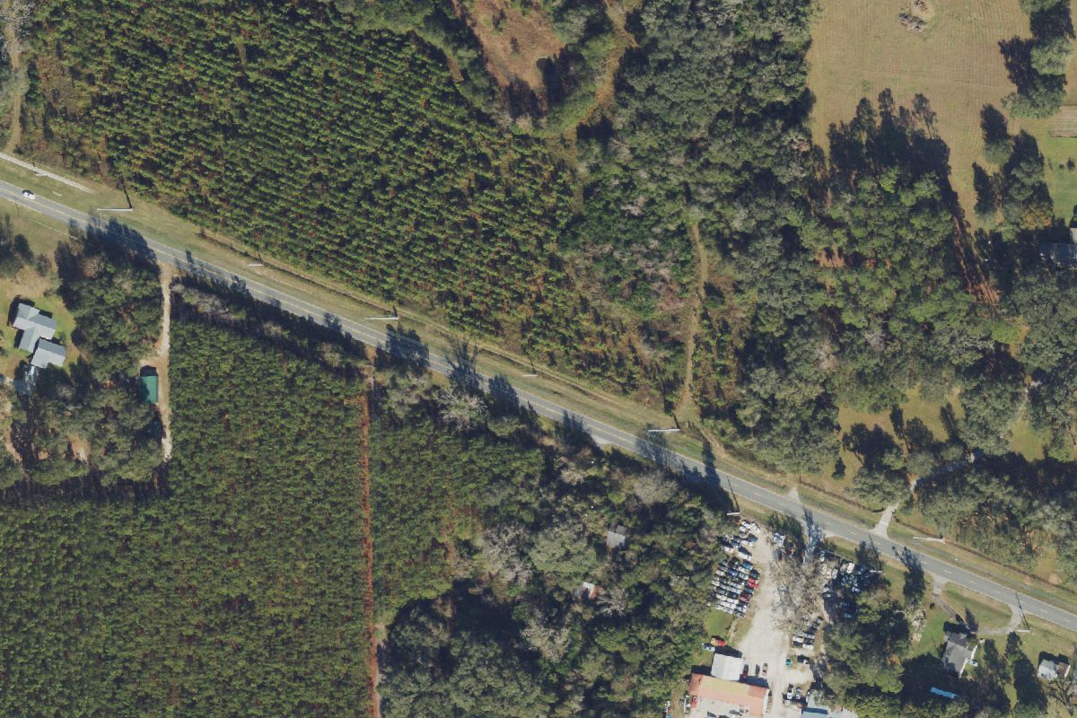 Aerial photo of Columbia Auto Salvage