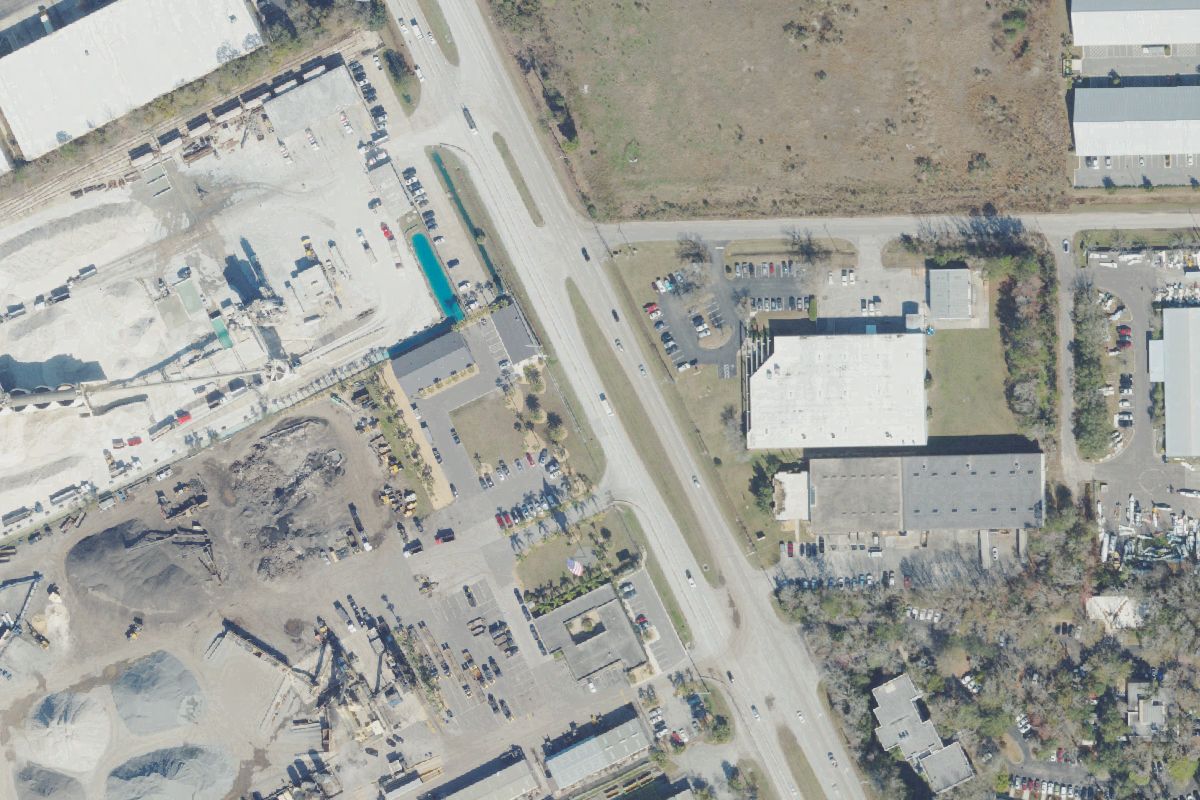 Aerial photo of Applebee Auto Parts