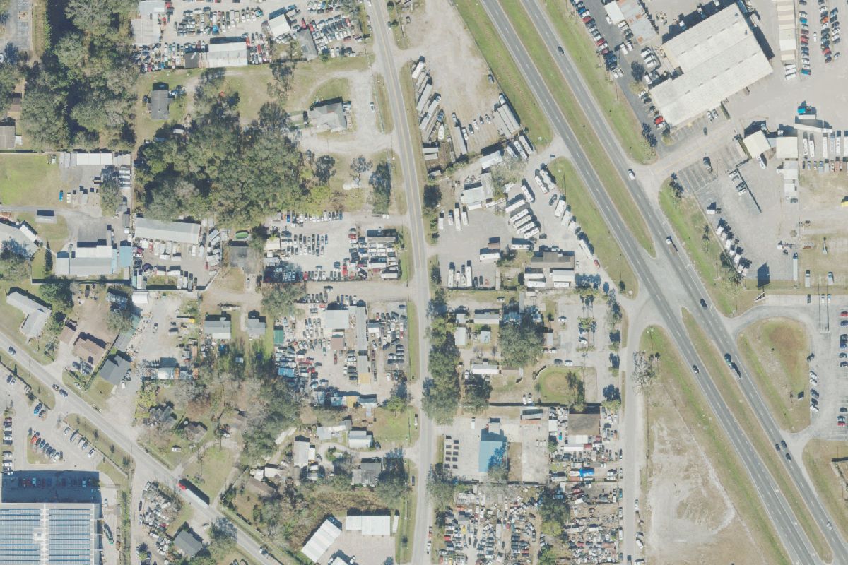 Aerial photo of Papi's Recycling at 2662A Overland Rd