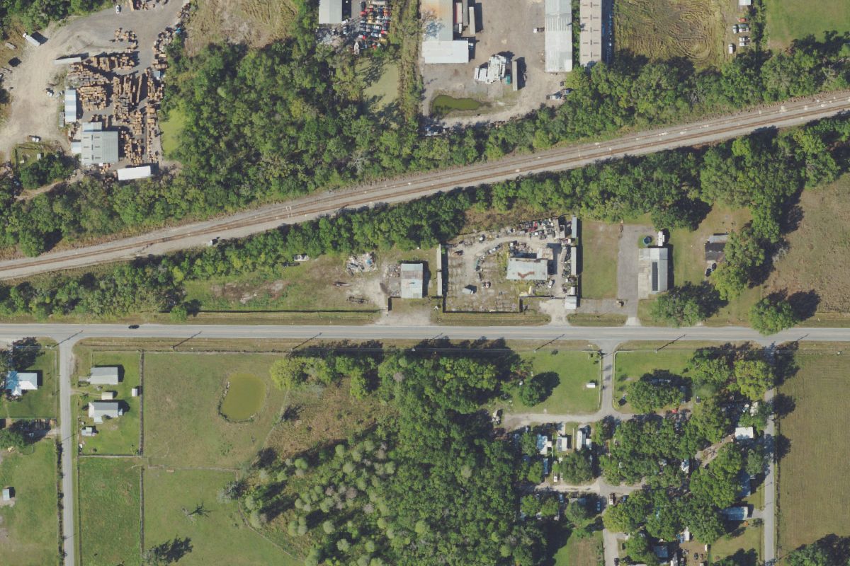 Aerial photo of Lakeland Salvage Yard at 4330 E CR 542