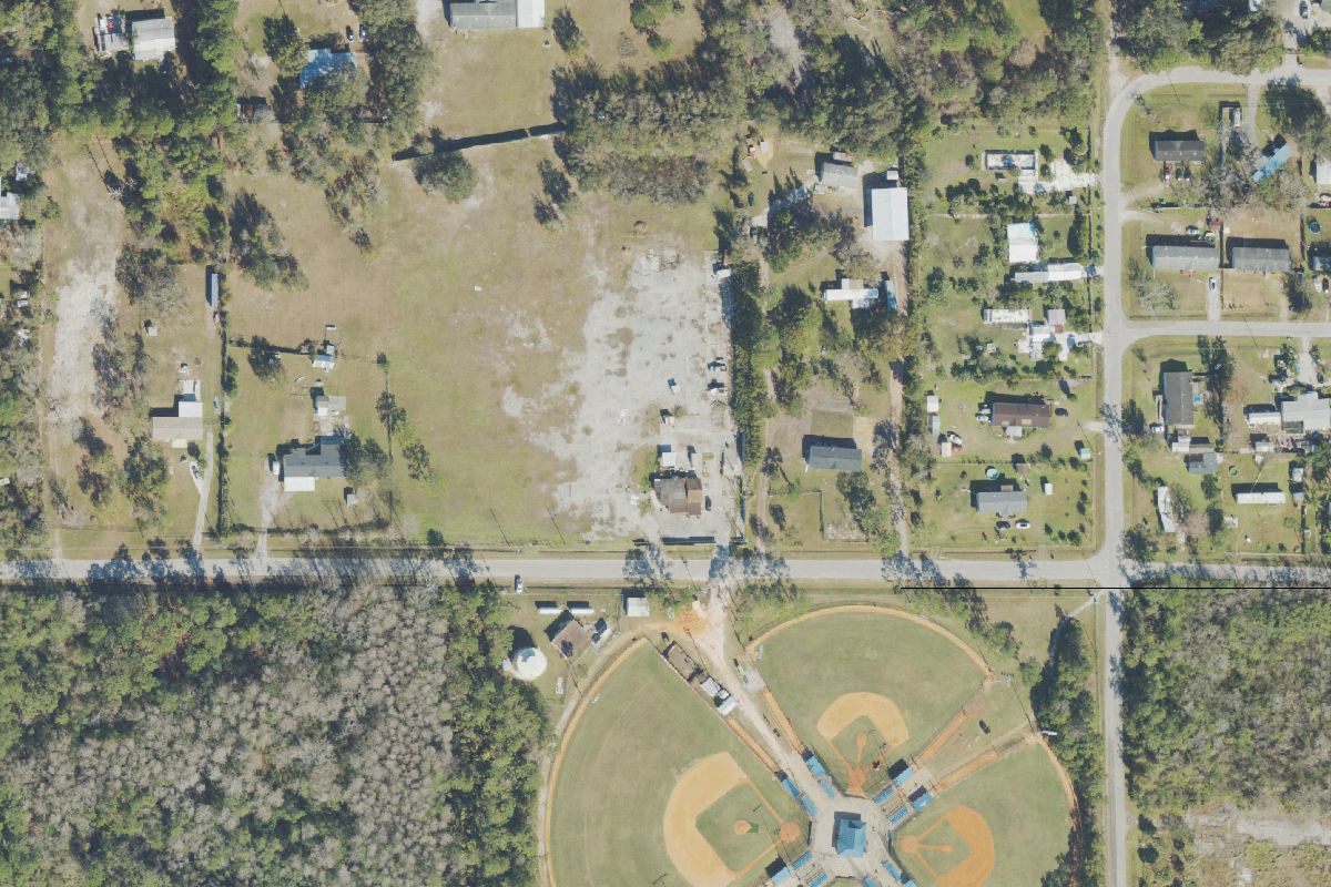 Aerial photo of Lou's Used Auto Parts
